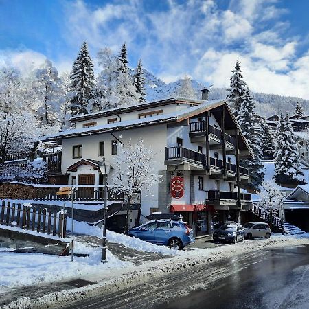 Hotel Meuble Meridiana Valtournenche Eksteriør bilde