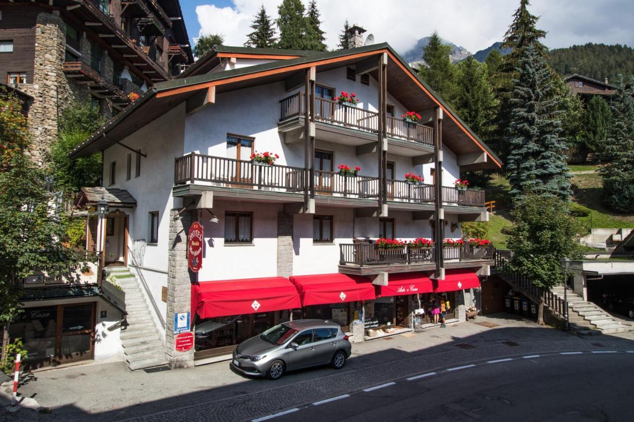 Hotel Meuble Meridiana Valtournenche Eksteriør bilde