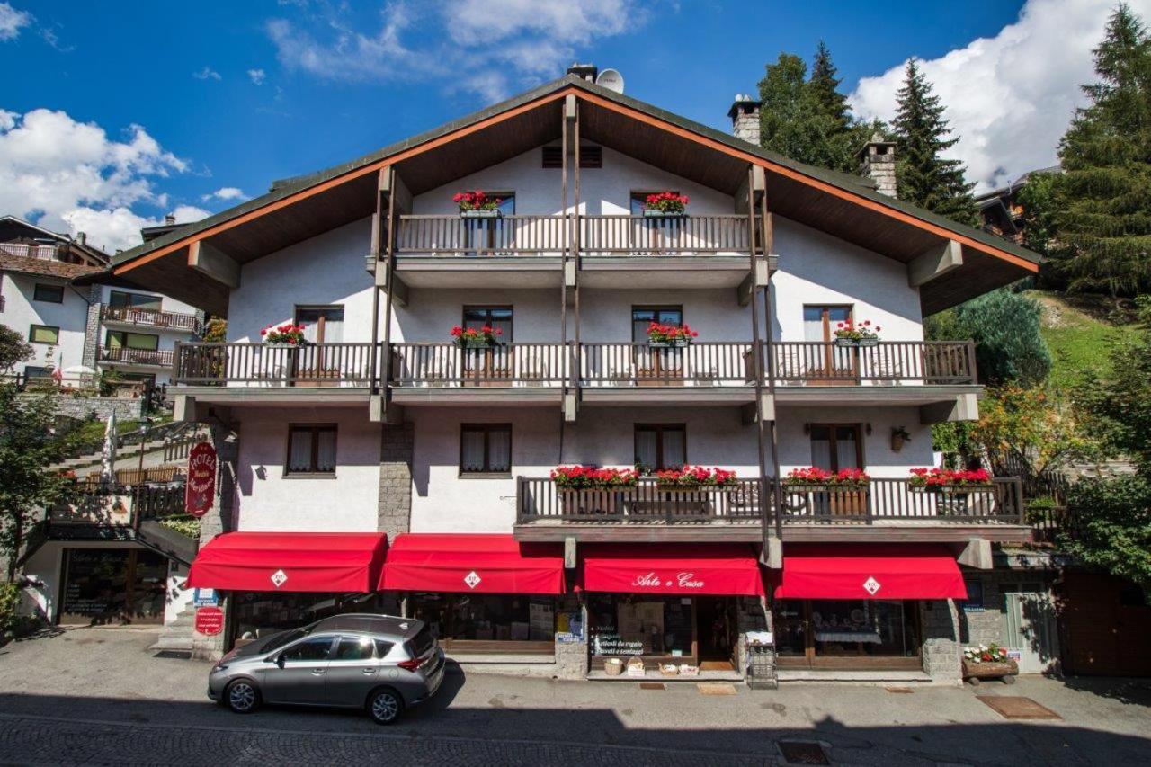 Hotel Meuble Meridiana Valtournenche Eksteriør bilde