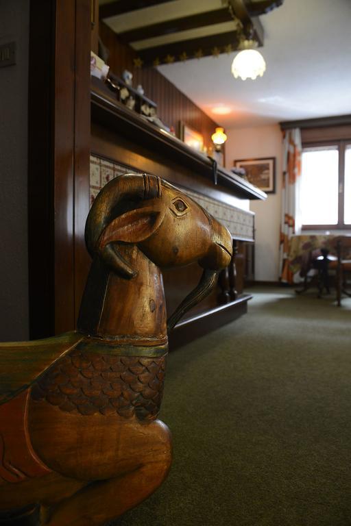 Hotel Meuble Meridiana Valtournenche Eksteriør bilde