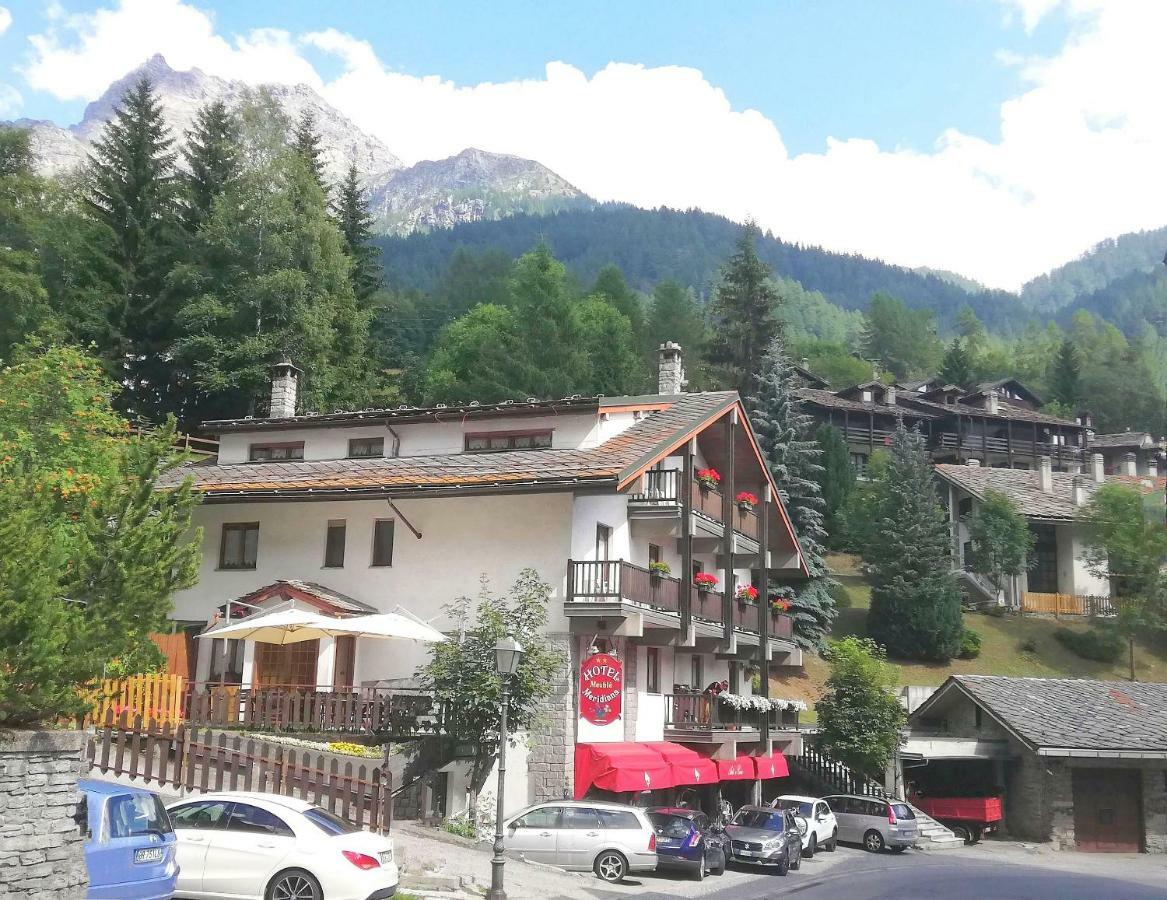 Hotel Meuble Meridiana Valtournenche Eksteriør bilde